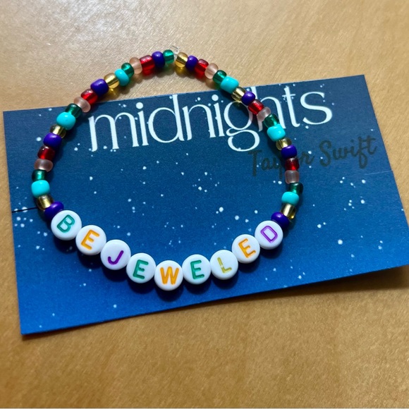 Taylor Swift Bejeweled beaded friendship bracelet - Picture 1 of 3